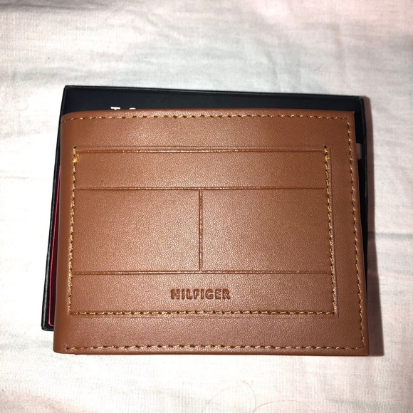 New With Tags Men's Tommy Hilfiger Tan Leather Wallet - Picture 2 of 6